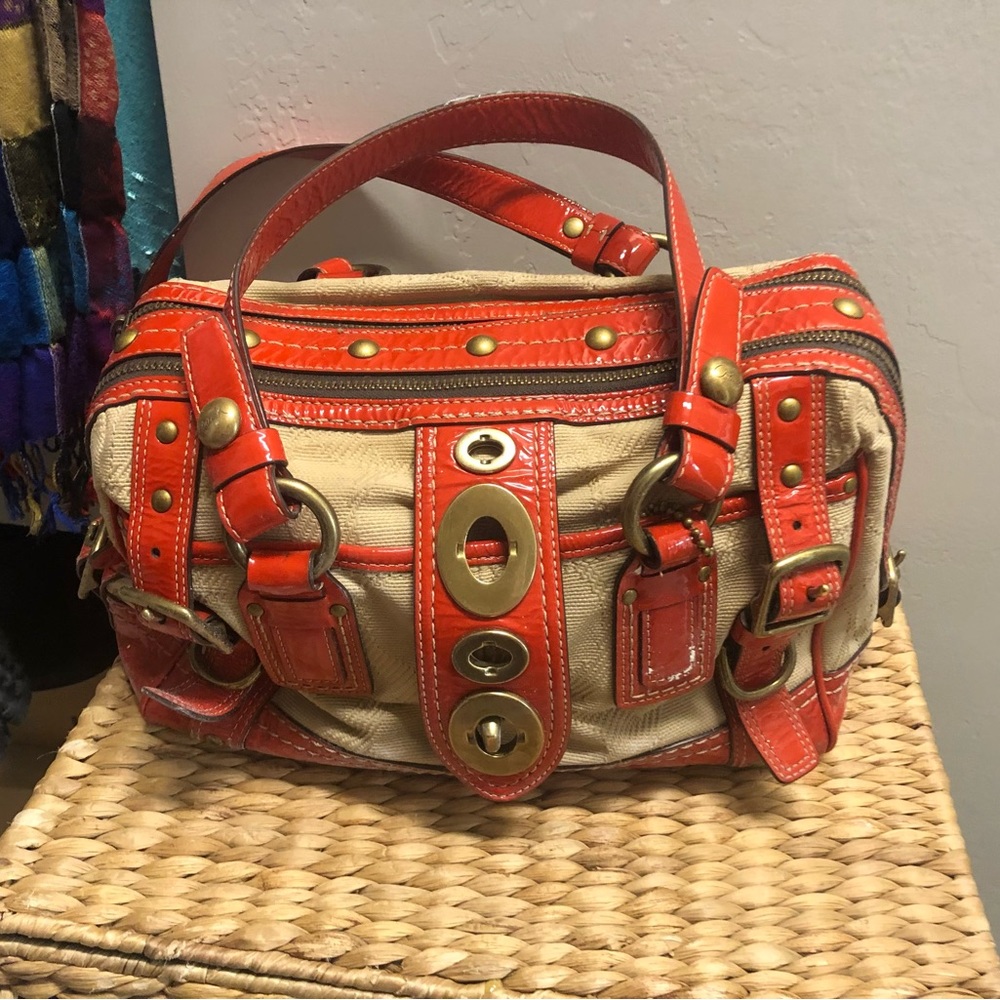 Coach Legacy Lily 65th Ann Satchel 
Lim Edition 
Mo769-11968
Hardware brass tone